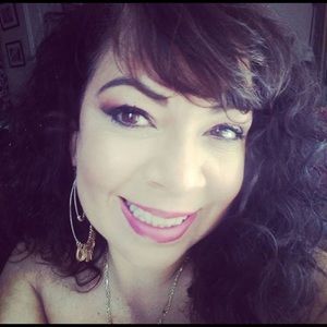 Meet your Posher, Veronica